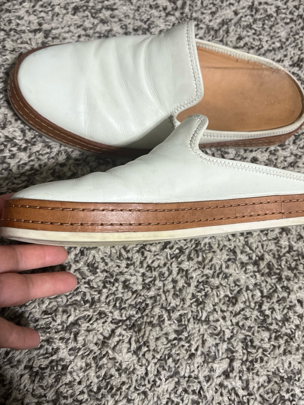 Vince White Canella Leather Slip-On Mule with Brown Trim Size 8 Good Condition